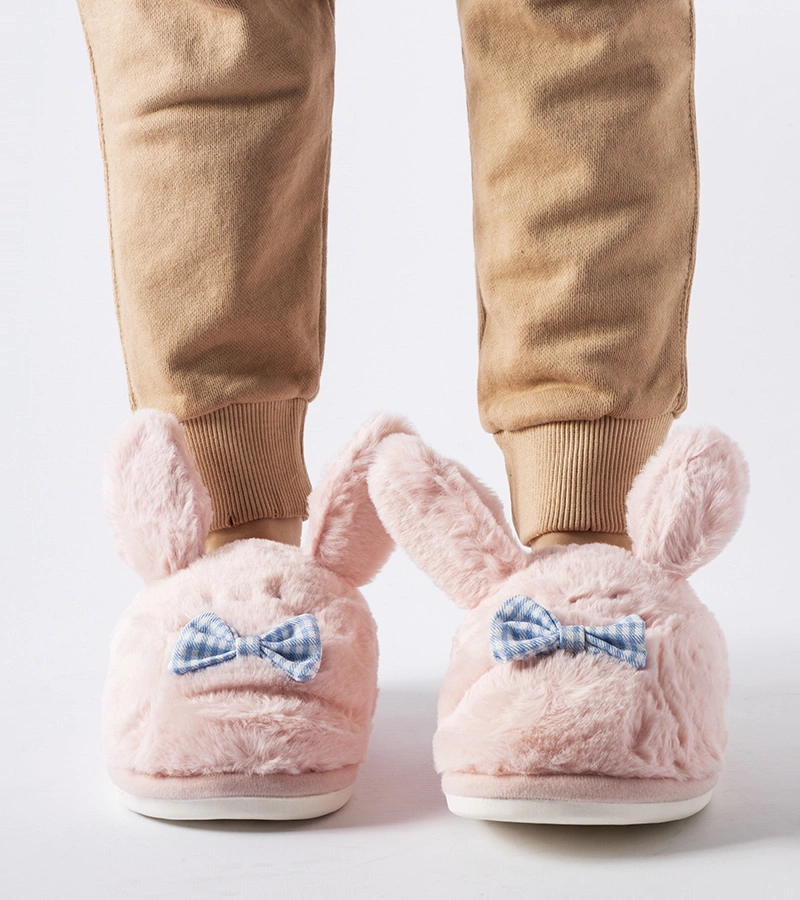 Papuci roz cu urechi și fundiță Bruno