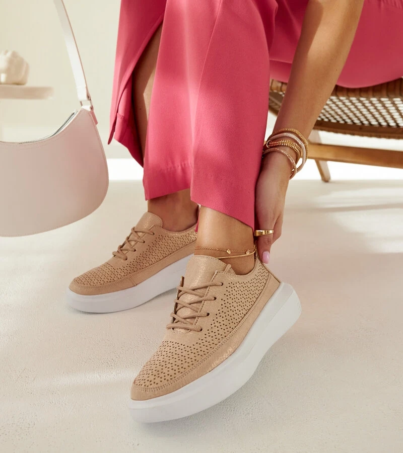 Sneakers aurii pe platforma Lori