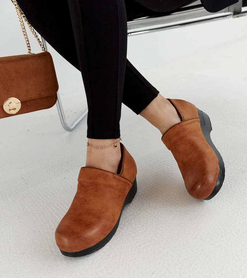 Pantofi maro cu platformă Montoro