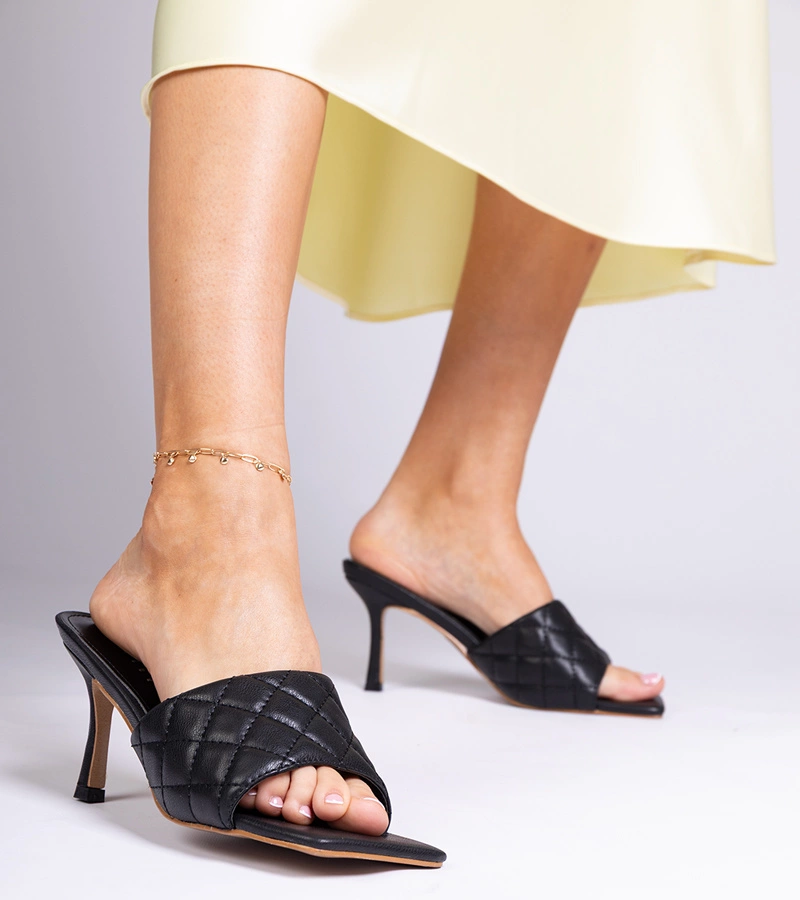 Șlapi stiletto negri matlasați Penese