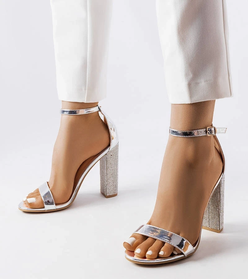 Sandale Rette din argint cu stâlp decorativ