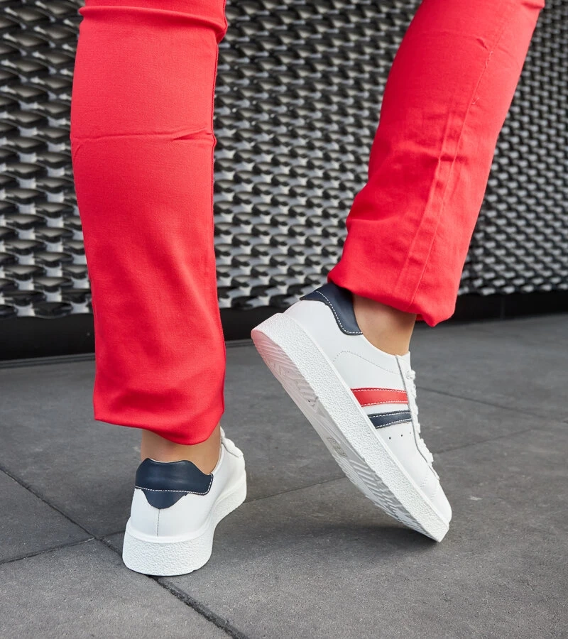 Sneakersi Camilla din piele albă cu șireturi