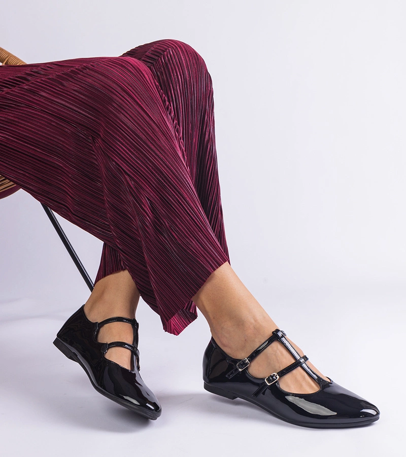 Balerini negri lăcuiți cu cataramă Marinos