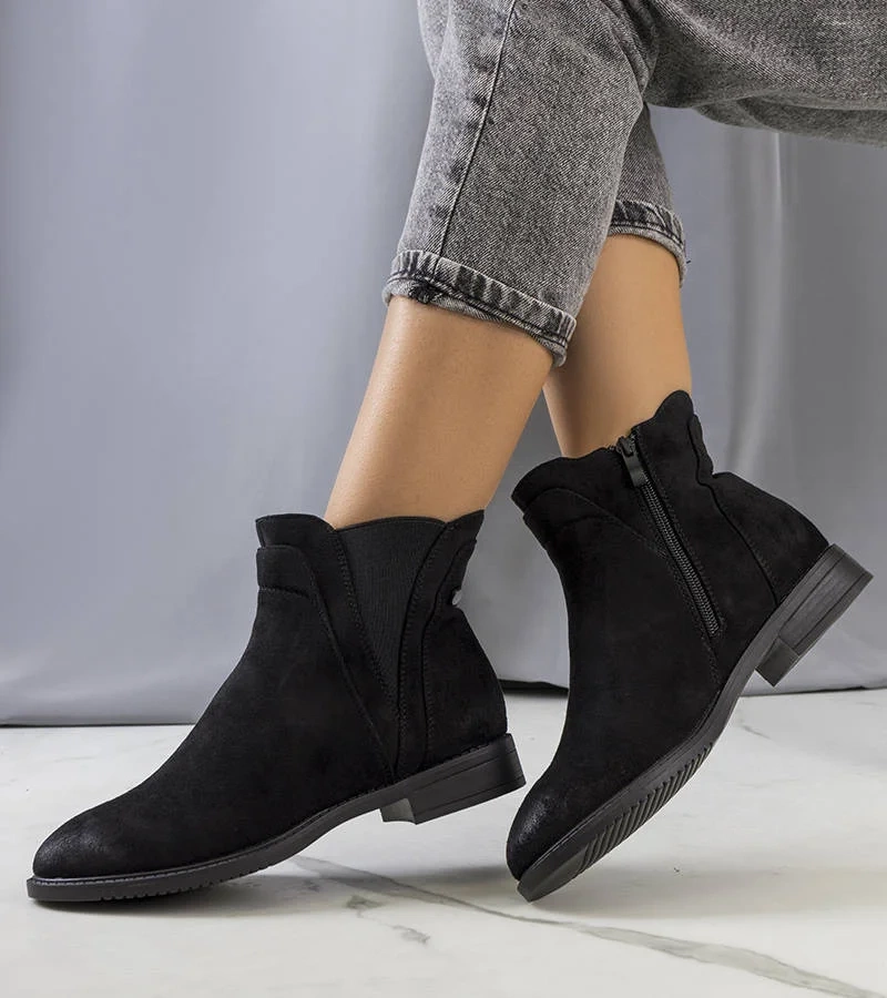 Cizme izolate Munira negre