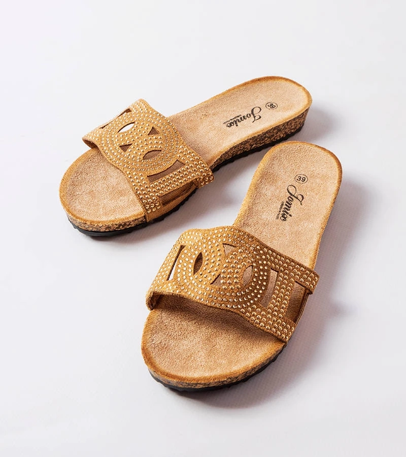 Șlapi maro, înfrumusețați cu pietre Lagacé