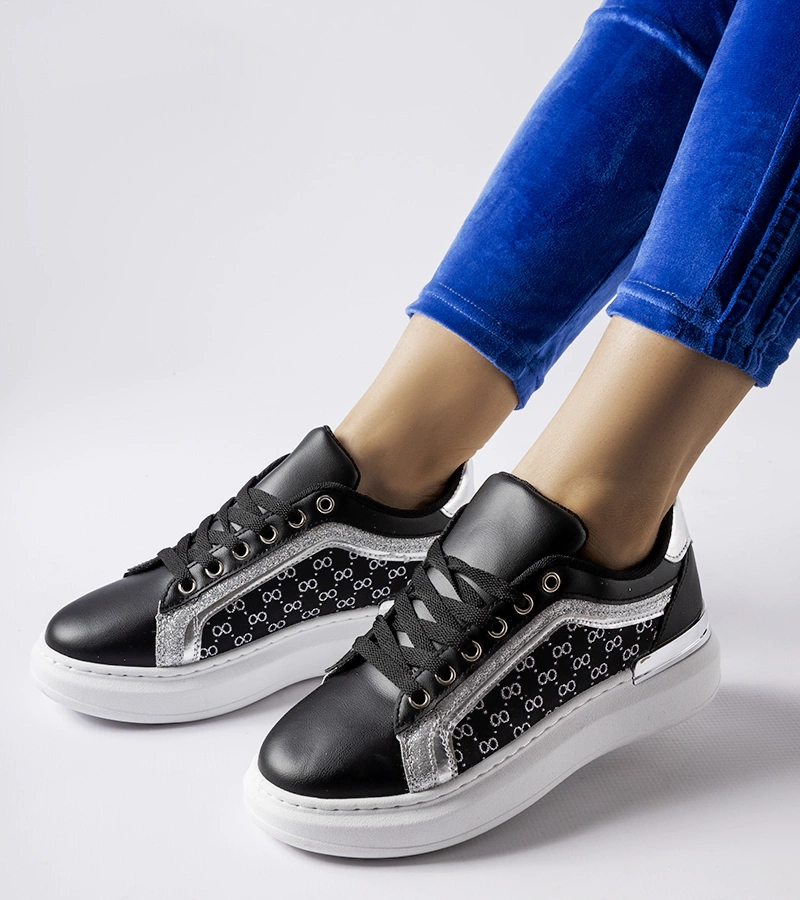 Adidași negri cu ornament argintiu Leo