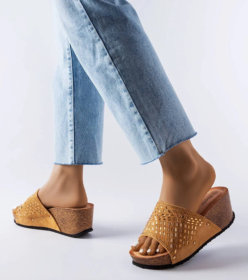 Guymon flip-flops bej închis pe tocuri