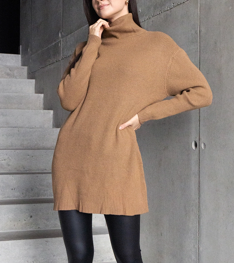 Pulover lung moale maro cu guler înalt Kali