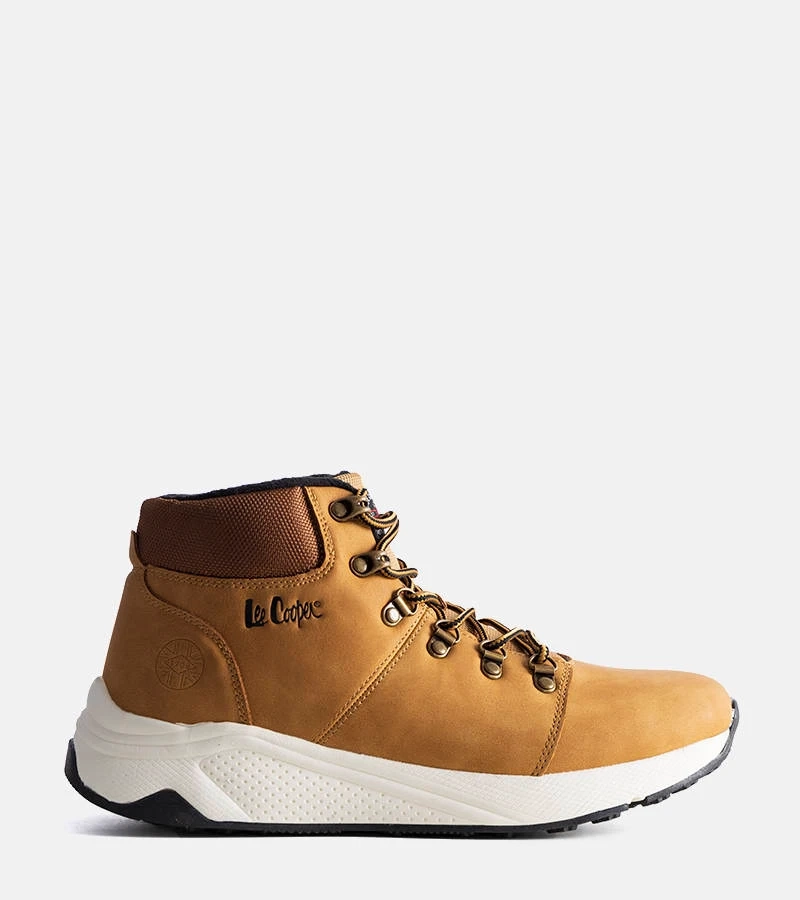 Capcane izolate maro LCJ-22-31-1452M Lee Cooper