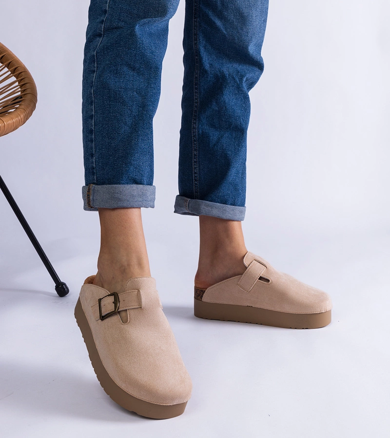 Papuci bej pentru femei pe platformă cu cataramă Armitage