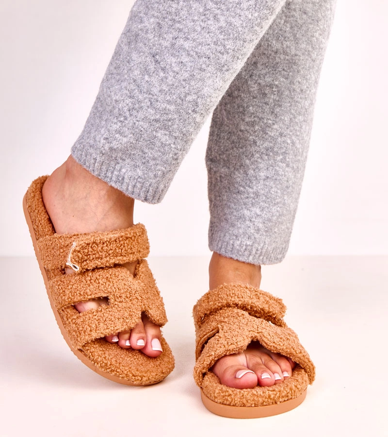 Papuci din blană maro deschis cu vârf deschis Greigan