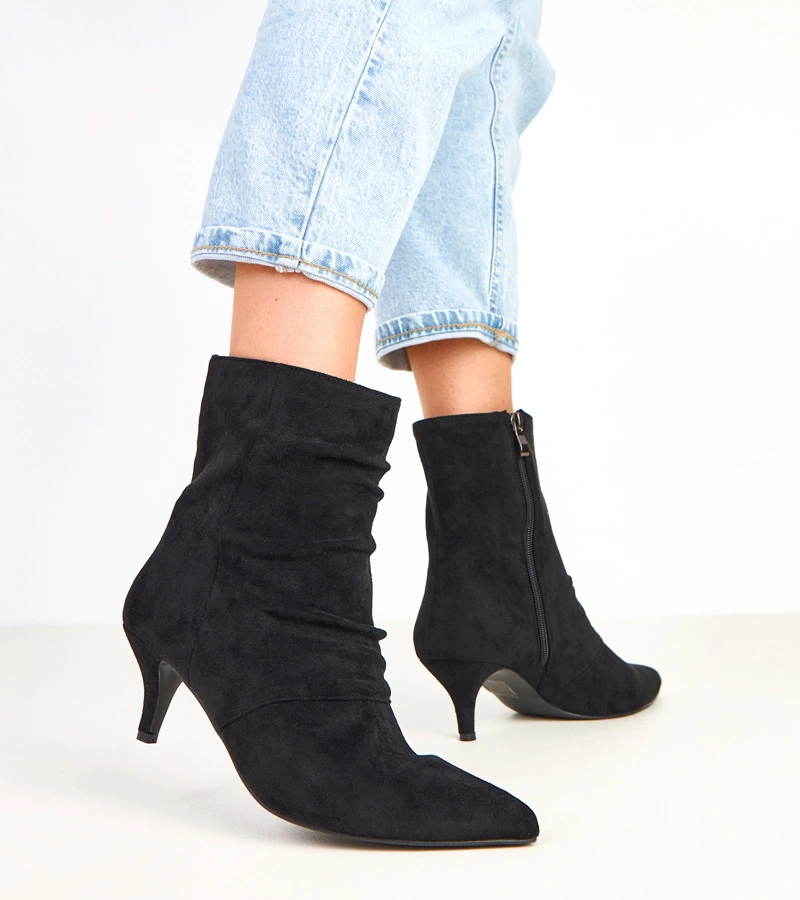 Cizme negre cu toc jos cu fronseuri Karen