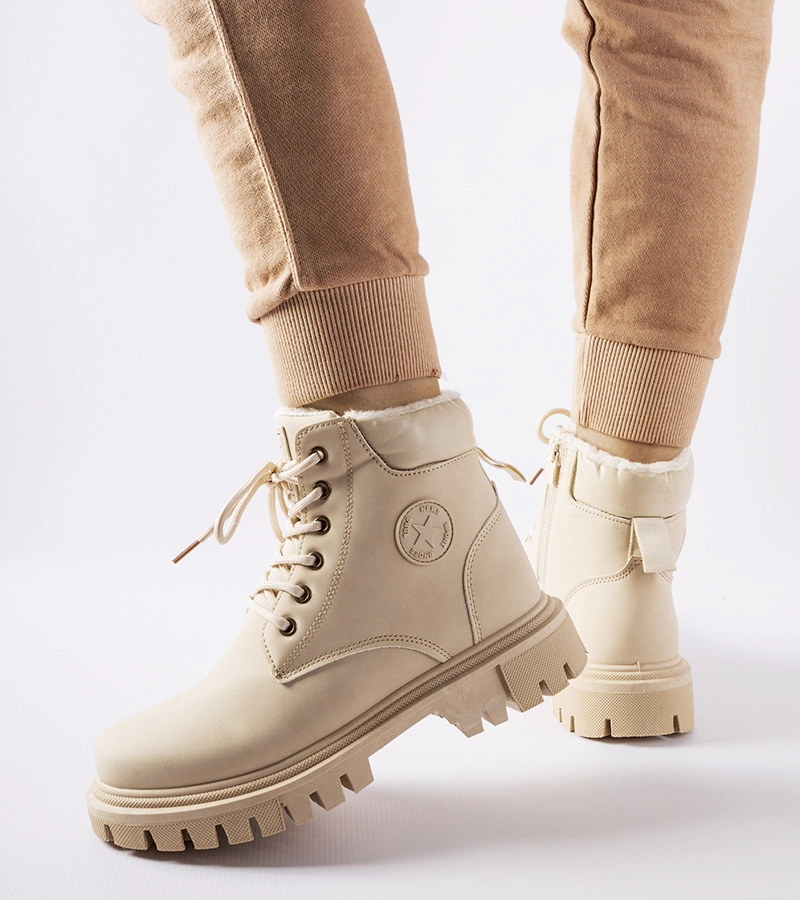 Traperele pentru femei Araujo căptușite în culoarea bej