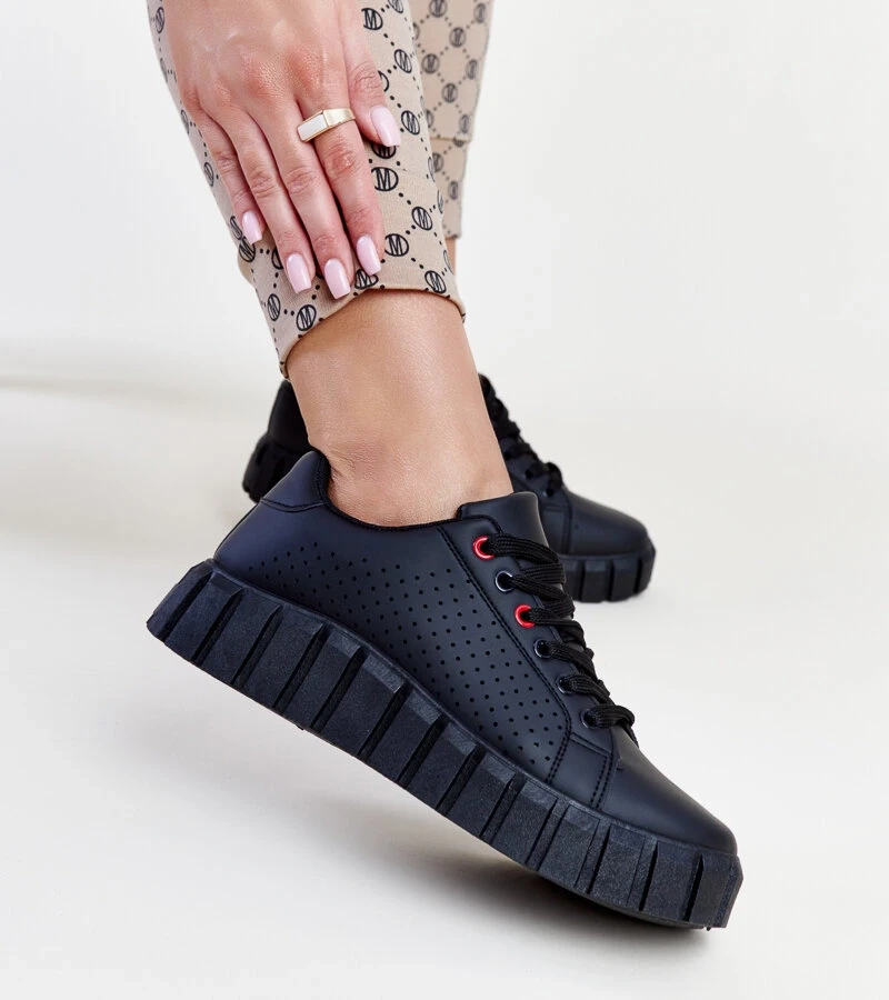 Sneakers negri pe talpa masivă Nesibe