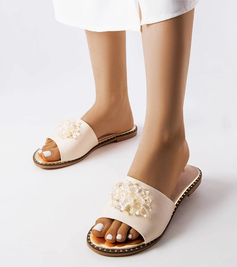 Flip-flops bej cu cristale de Lowa
