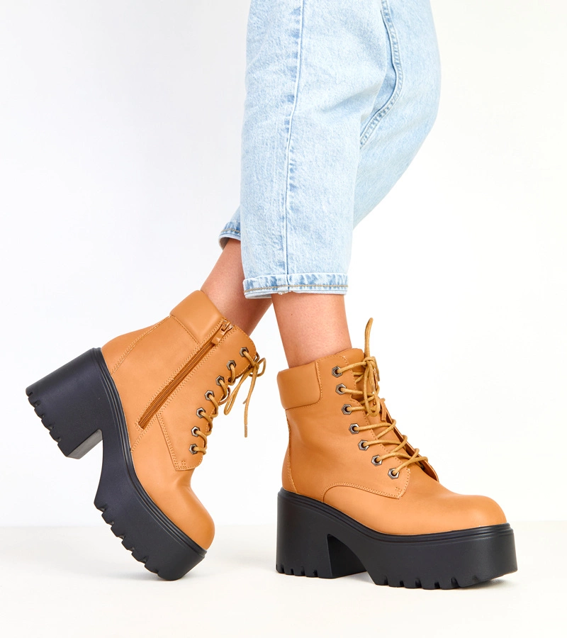 Cizme maro cu toc masiv și platformă Janja