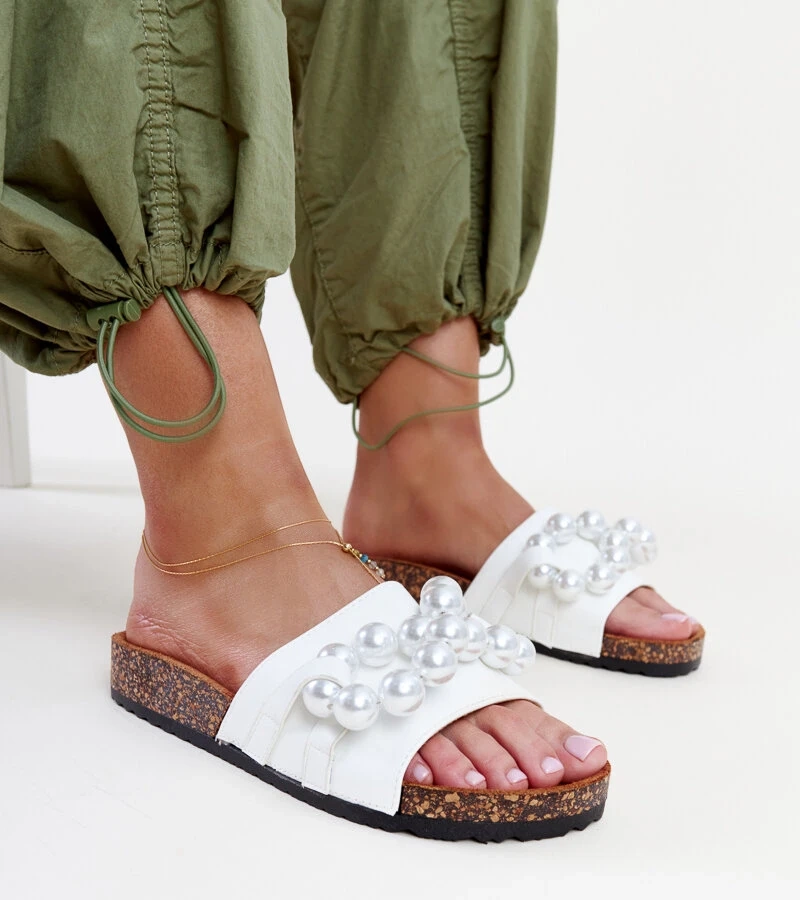 Papuci albi pe talpă de plută cu corali din Zlatna