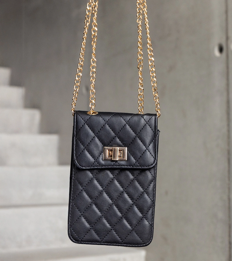 Geantă de umăr matlasată neagră Acres