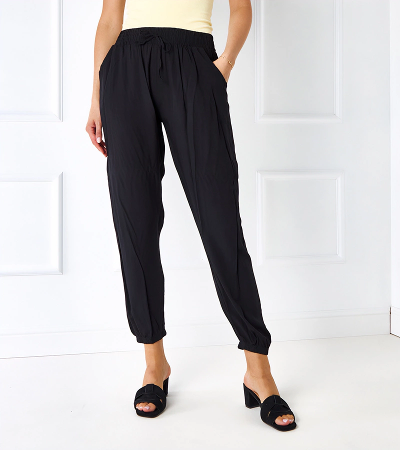Pantaloni negri din material Velezzo
