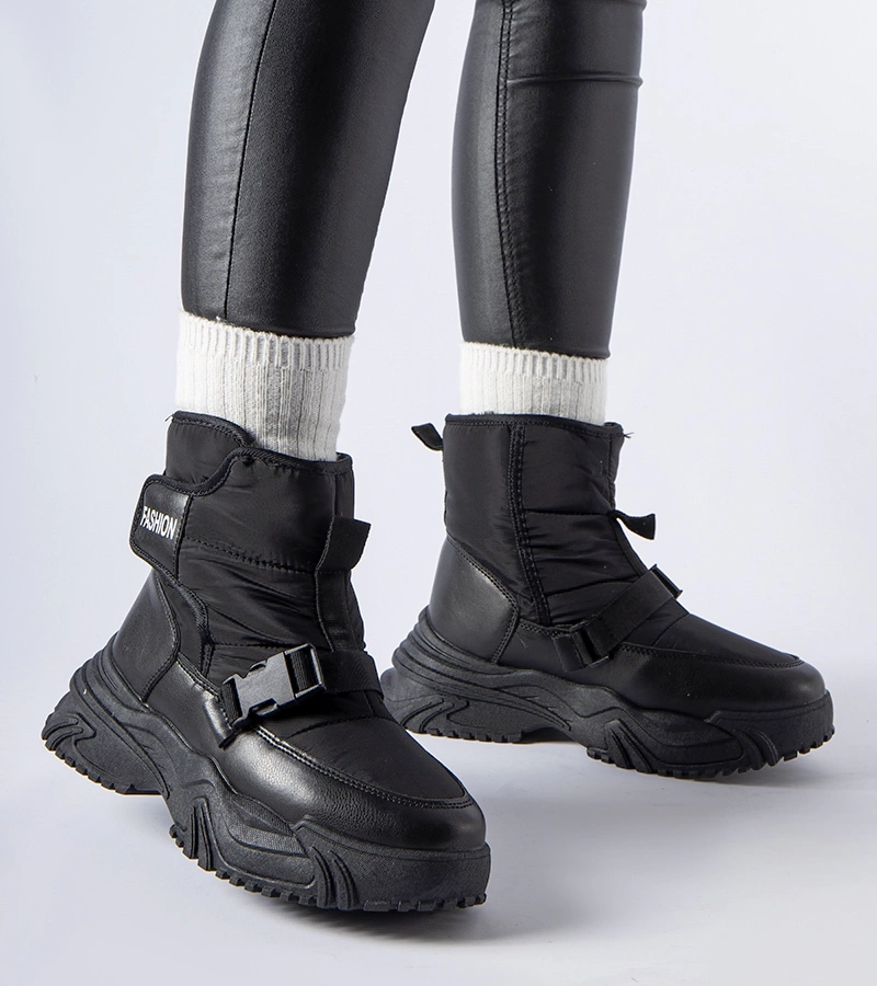 Bocanci negri căptușiți cu velcro Mernicco