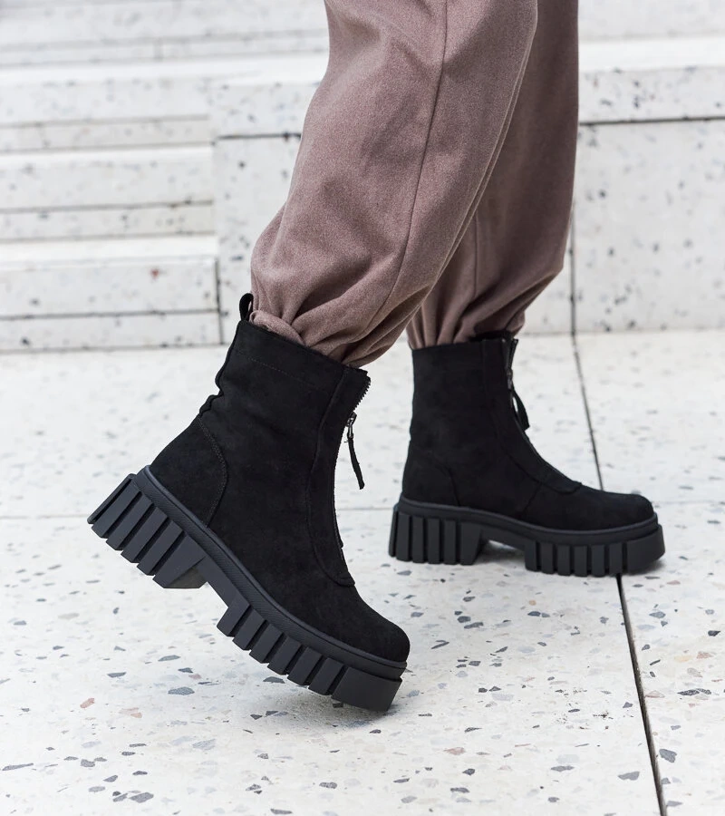 Azzurra cizme negre izolate cu fermoar