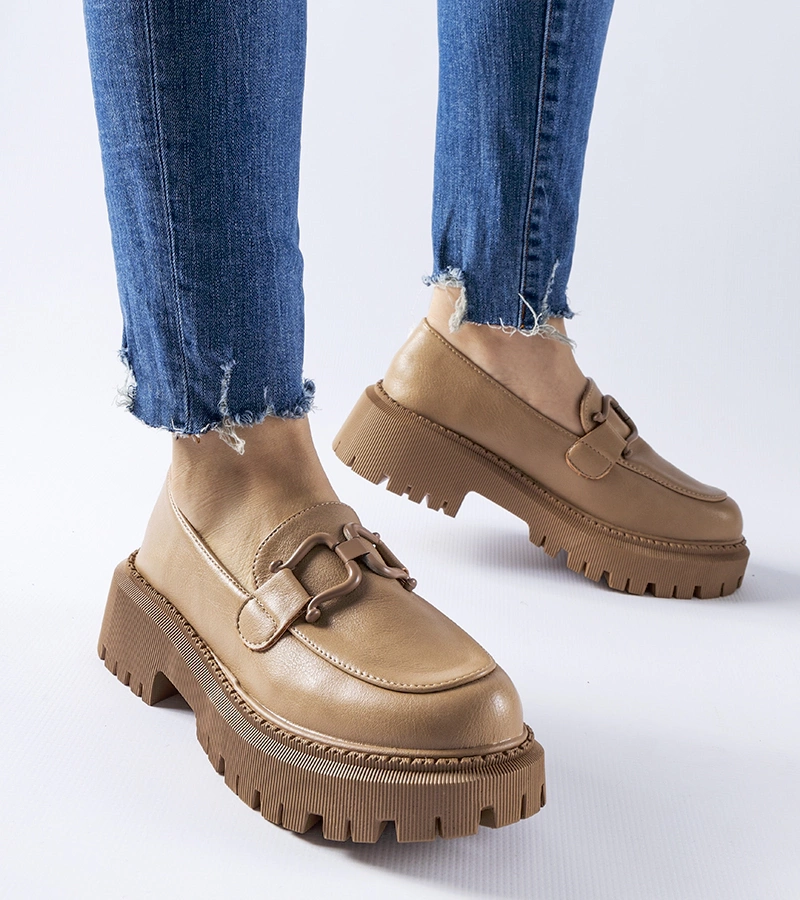 Mocasini maro împodobiți cu cataramă Cava