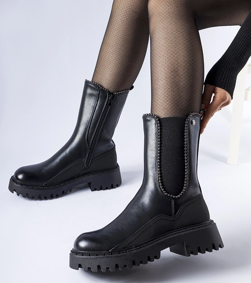 Bocanci negri izolați Donigala