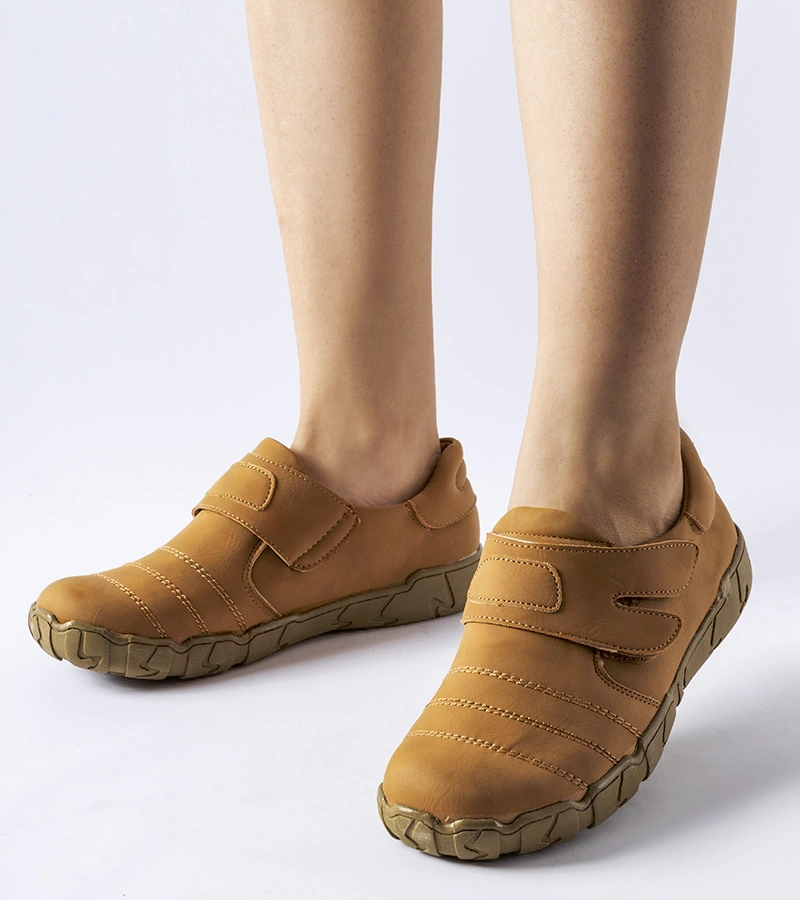 Papuci maro cu velcro Frencham