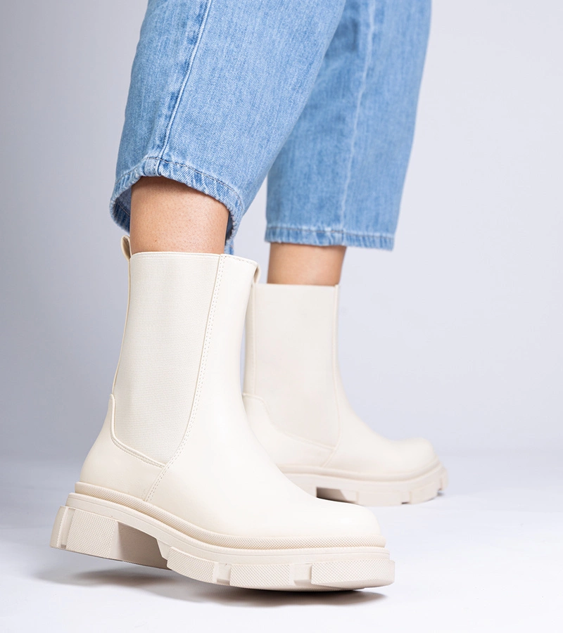 Botine bej cu partea superioară elastică Beringo