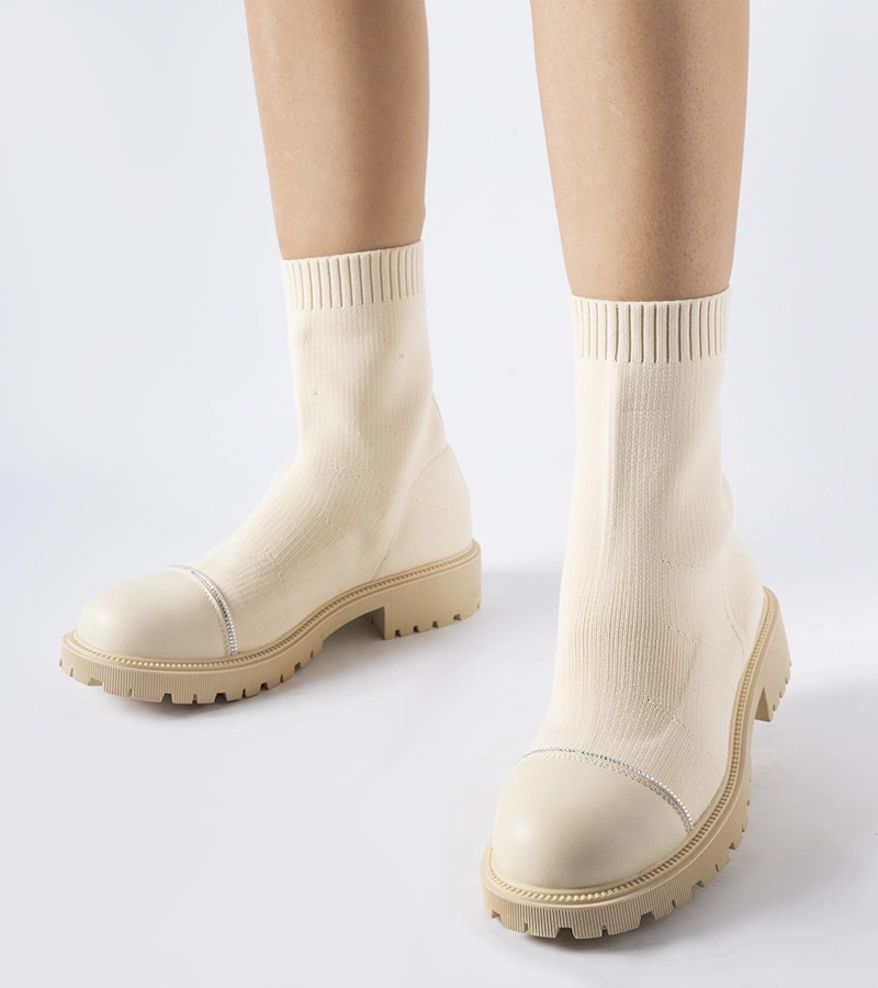 Botine bej cu ciorapi și cirkonii Vail.