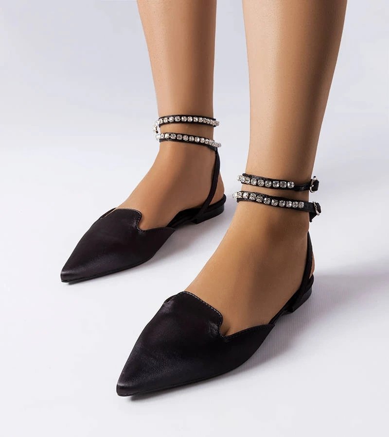 Sandale negre cu finisaj satinat de Hewes