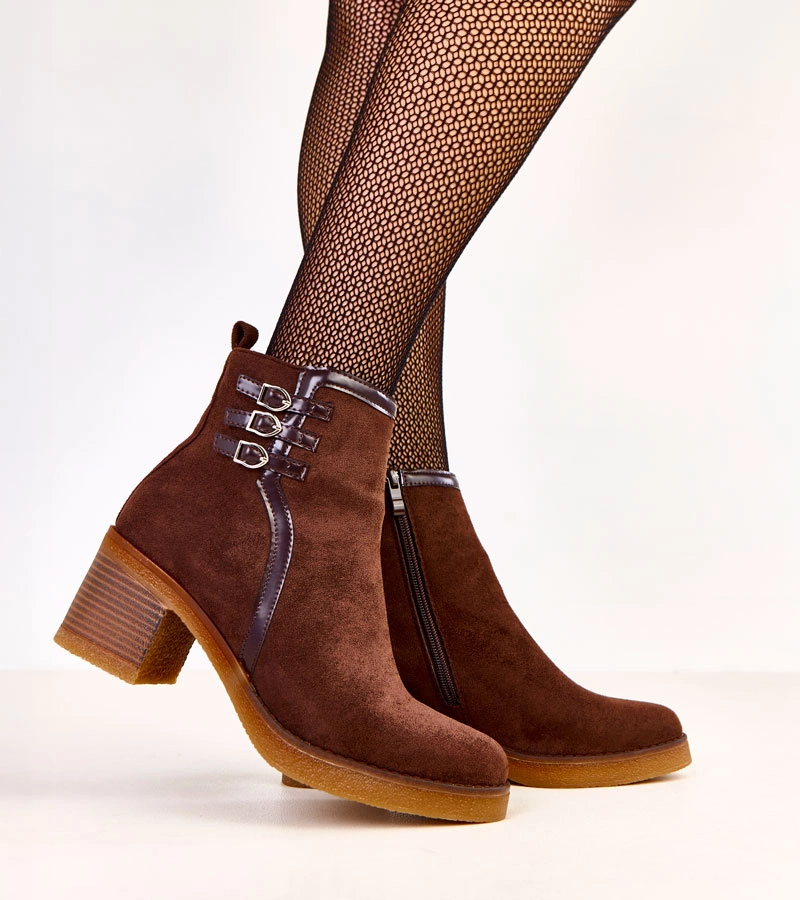 Botine maro cu toc decorate cu catarame Karena