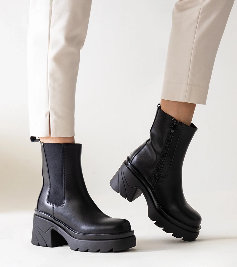 Botine negre cu toc masiv Tharney
