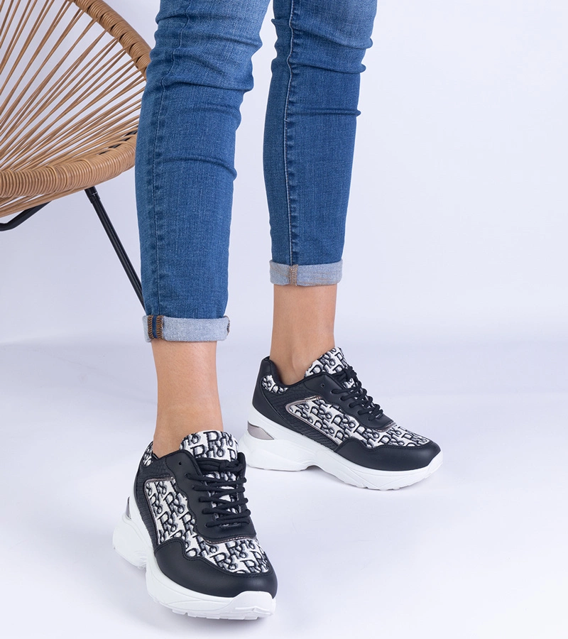 Adidași sport negri pentru femei cu inserție metalică Ferenda