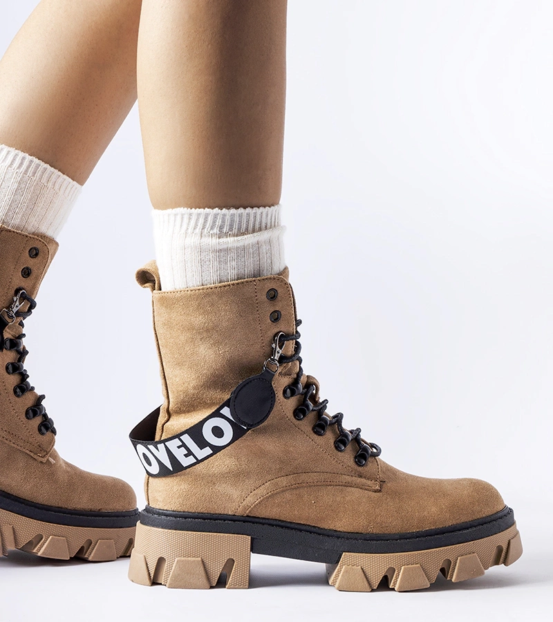 Botine bej cu curea decorativă detașabilă Marco