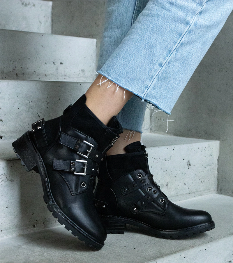 Neffa ghete negre decorate cu ținte cu toc plat