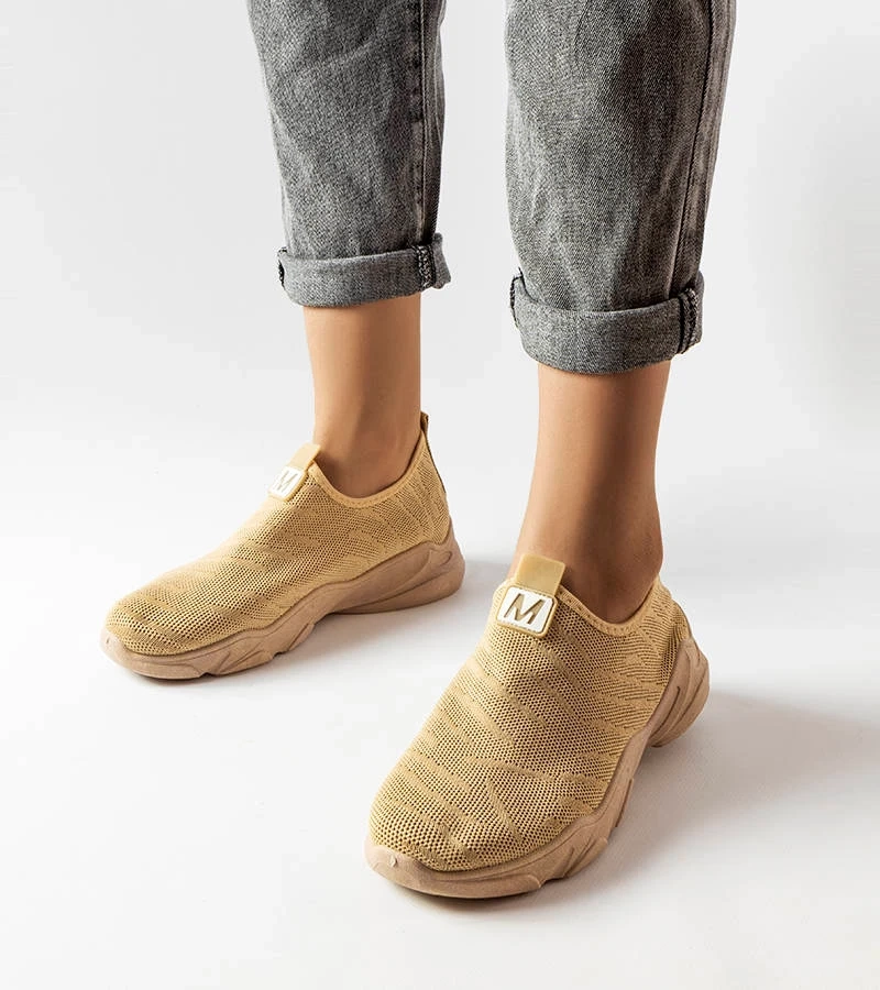 Adidași Aaron din material textil bej închis