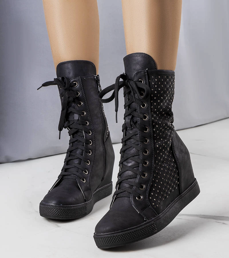 Adidași negri traforați cu tocuri Jay