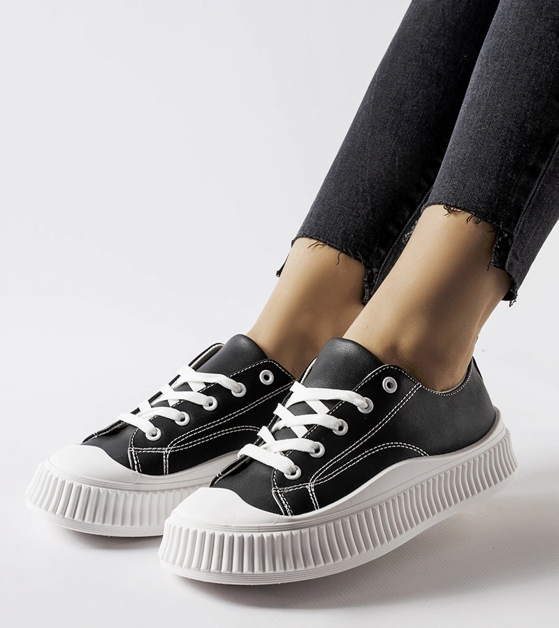 Tenisii negri cu platformă Erbezzo