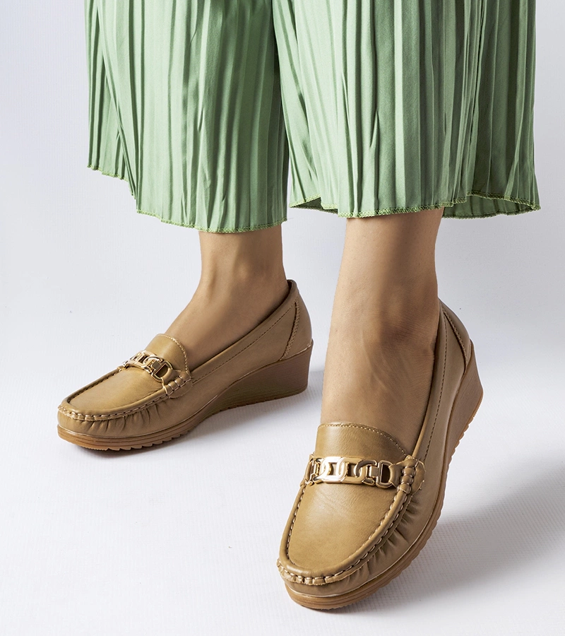 Mocasini maro cu cataramă pe tocuri Lerino