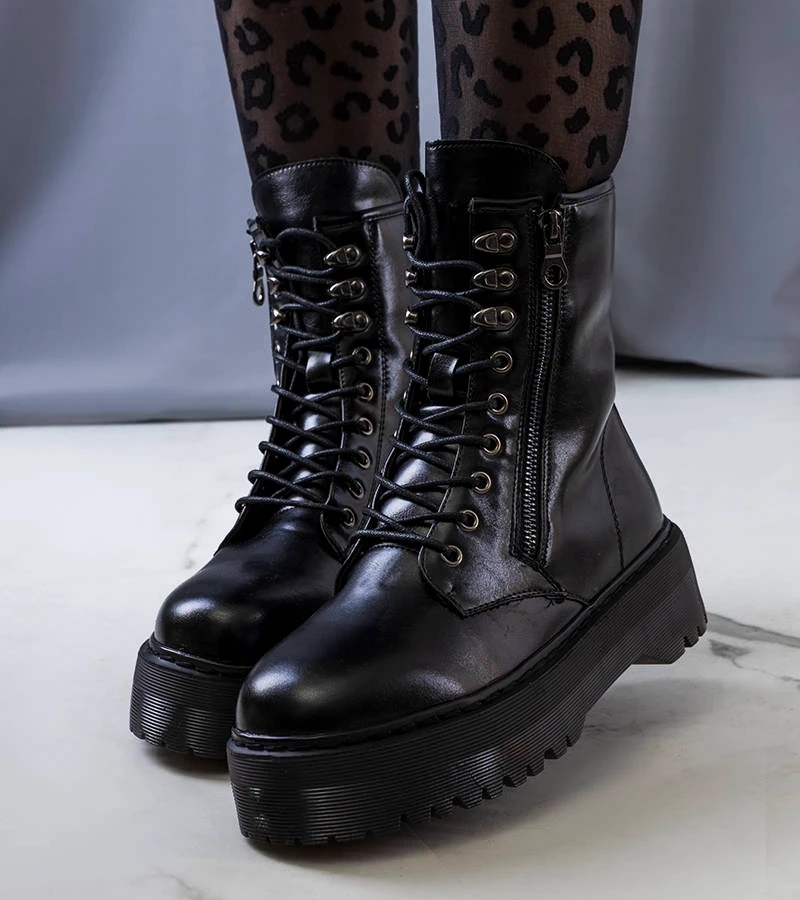 Capcane izolate Black Isola