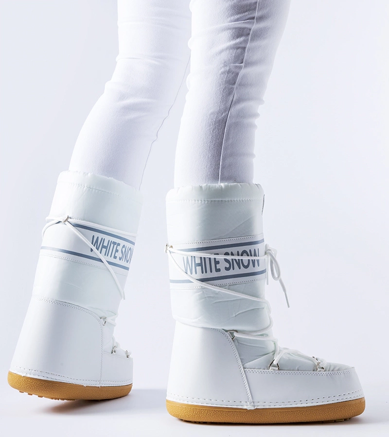 Bocanci de zăpadă ușori și călduroși, de culoare albă, model Everett.