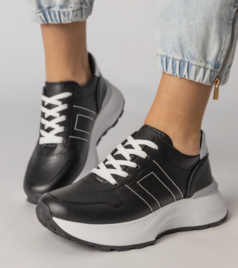 Adidași sport negri cu inserție argintie Lenkuta