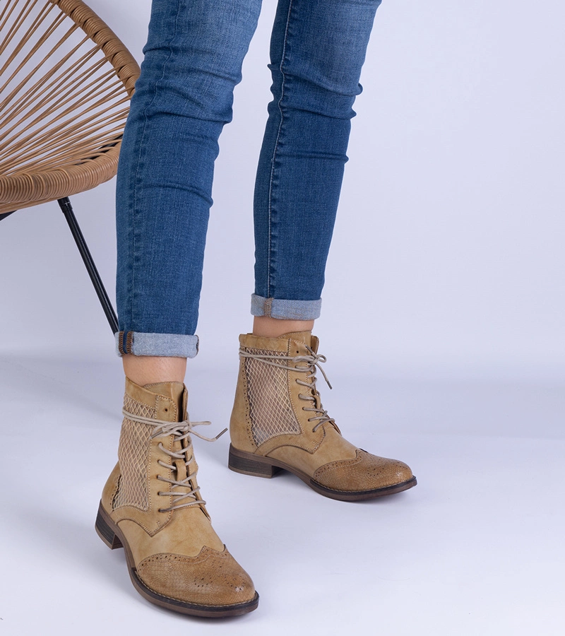 Botine plate galbene perforate Reeves