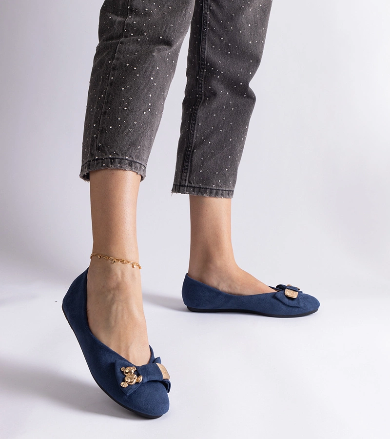 Balerini bleumarin decorați cu fundiță și broșă Esdras