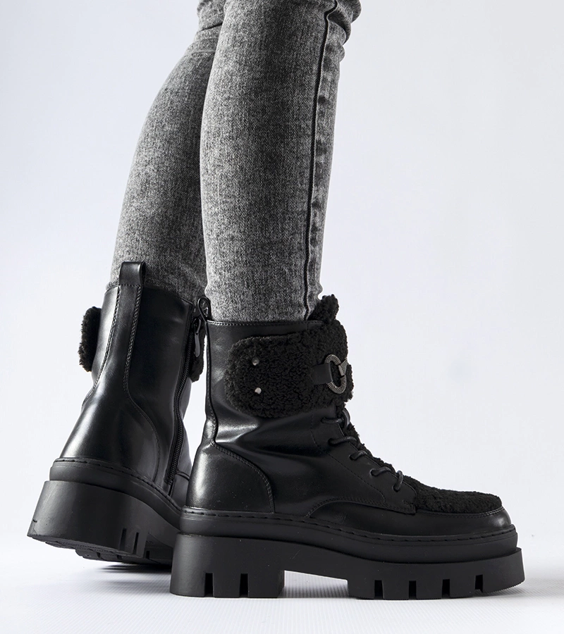 Cizme negre izolate termic cu catarama Highland