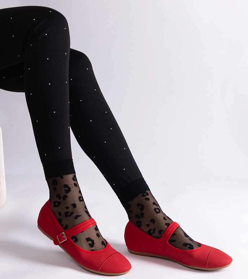 Balerini roșii cu finisaj mat, cu închidere cu cataramă Longhola