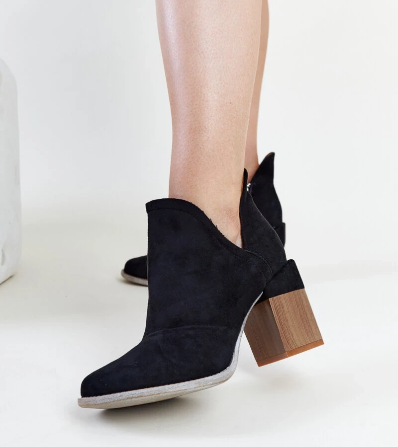 Cizme negre asimetrice căptușite Nadica