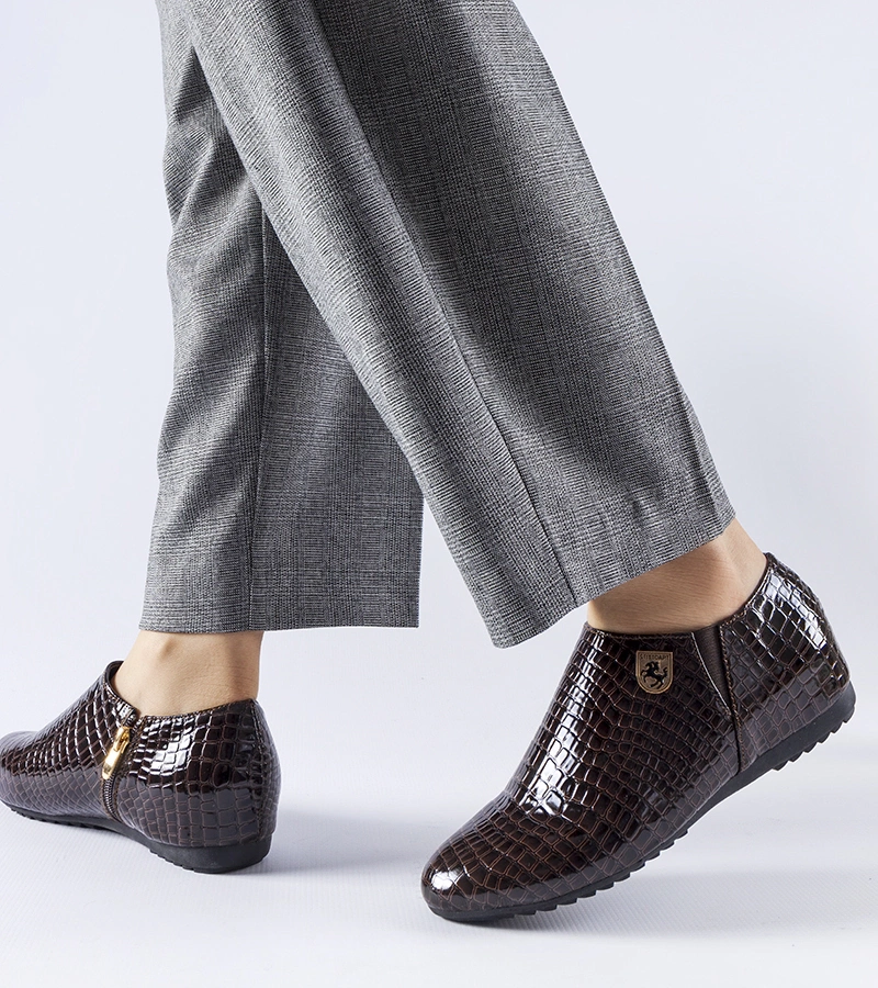 Pantofi maro lăcuiți Nelec