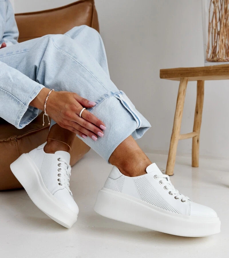 Sneakers albi de piele cu talpă groasă Almasi